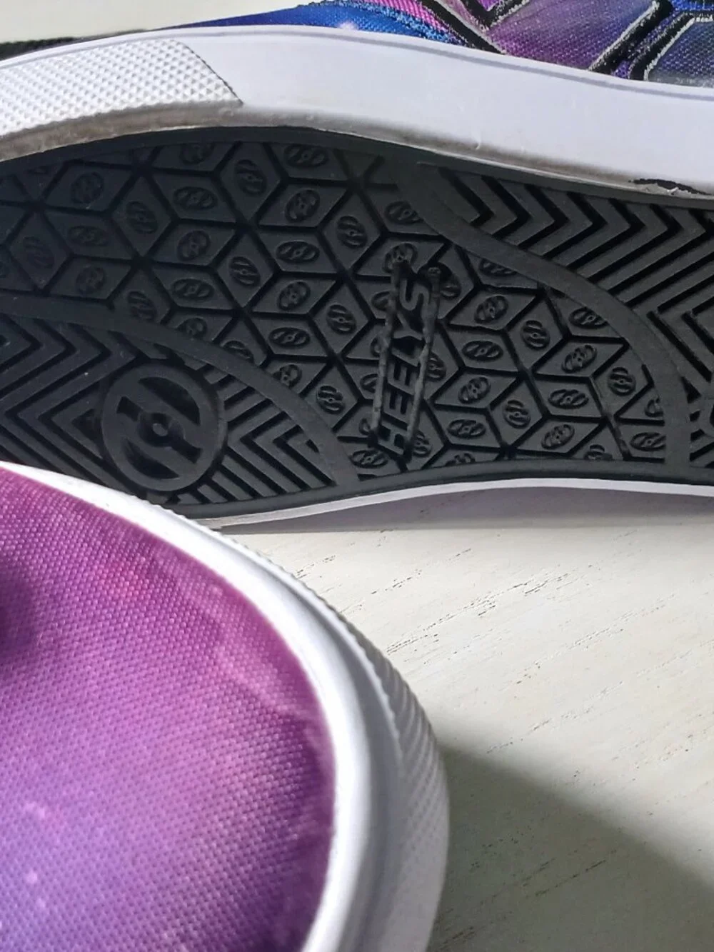 Kids Heelys 13C Galaxy with wheels